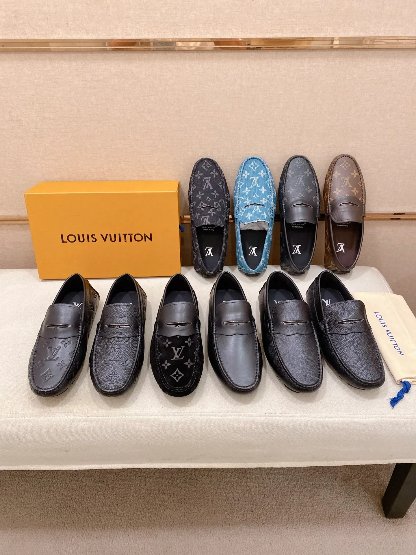 Factory price: 500💰High-end quality! LV 🆕🆕Exclusive hot-selling products in stock🔥🔥New products on the shelves, high-quality Ferragamo men's pea shoes, high-end casual driving shoes, with complete packaging! 💪 💪 Material: imported first-layer cowhide 🐂 + imported high-quality buffalo leather lining + wear-resistant outsole 👍🏻👍🏻 Features: high-end and comfortable, purely handmade 🚀 🚀 Create the perfect shoes that suit you best 🔥 🔥 Size: (38-44) 45 standard size can be customized!